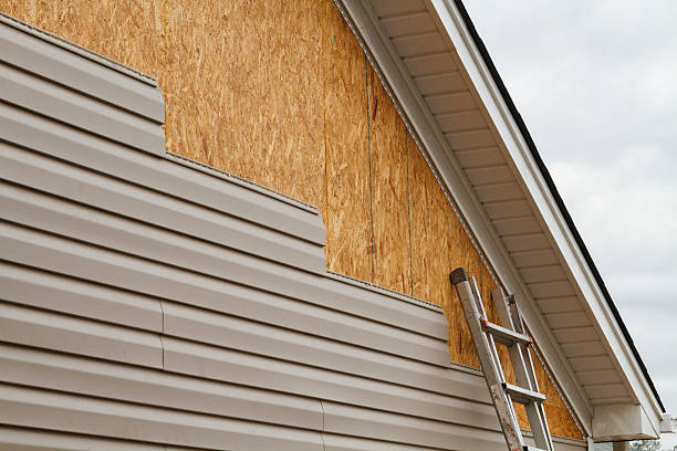 Professional Fiber Cement Siding technician working in Glenelg, MD
